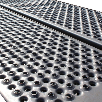 Q235 कार्बन स्टील छिद्रित ग्रिप स्ट्रट ग्रेटिंग 2MM-3MM