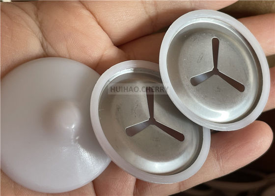 सफेद पॉलीकैप्स के साथ 304 ग्रेड स्टेनलेस स्टील साउंड इंसुलेशन क्लिप्स, 38 मिमी सीडी वेल्ड पिन पर लगे