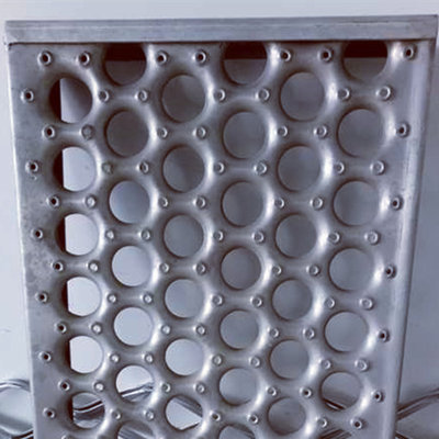 Q235 कार्बन स्टील छिद्रित ग्रिप स्ट्रट ग्रेटिंग 2MM-3MM