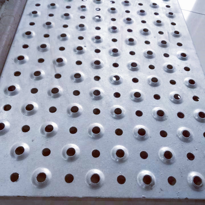 Q235 कार्बन स्टील छिद्रित ग्रिप स्ट्रट ग्रेटिंग 2MM-3MM