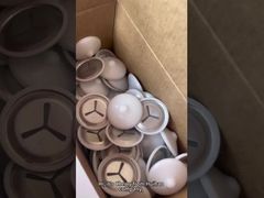 38 मिमी स्टेनलेस स्टील इन्सुलेशन क्लिप्स सफेद पॉलीकैप्स के साथ उपयोग किए जाते हैं जो सीडी वेल्ड पिन को बांधने के लिए उपयोग किए जाते हैं